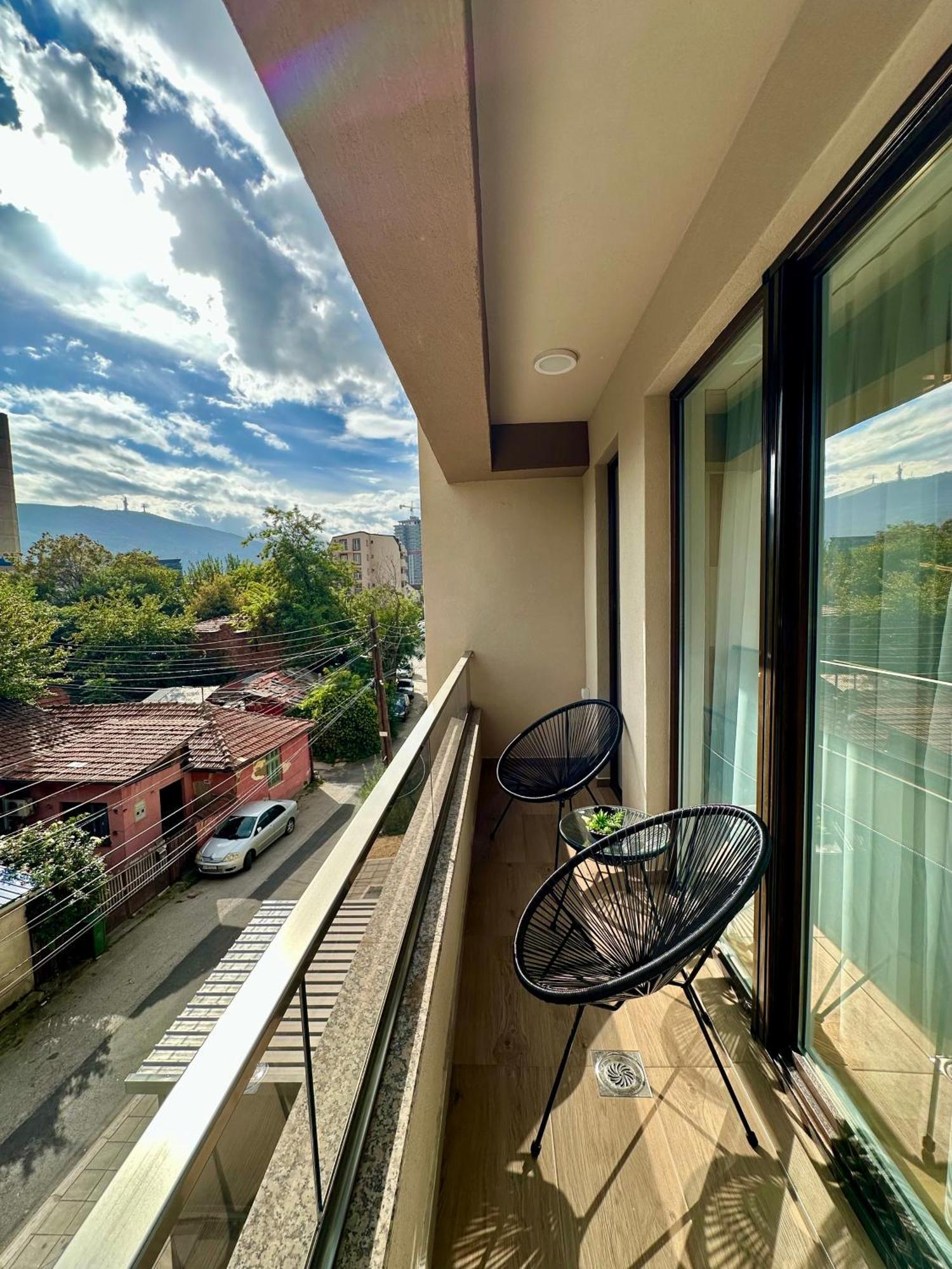 Downtown Riverside Apartments Skopje Exterior photo