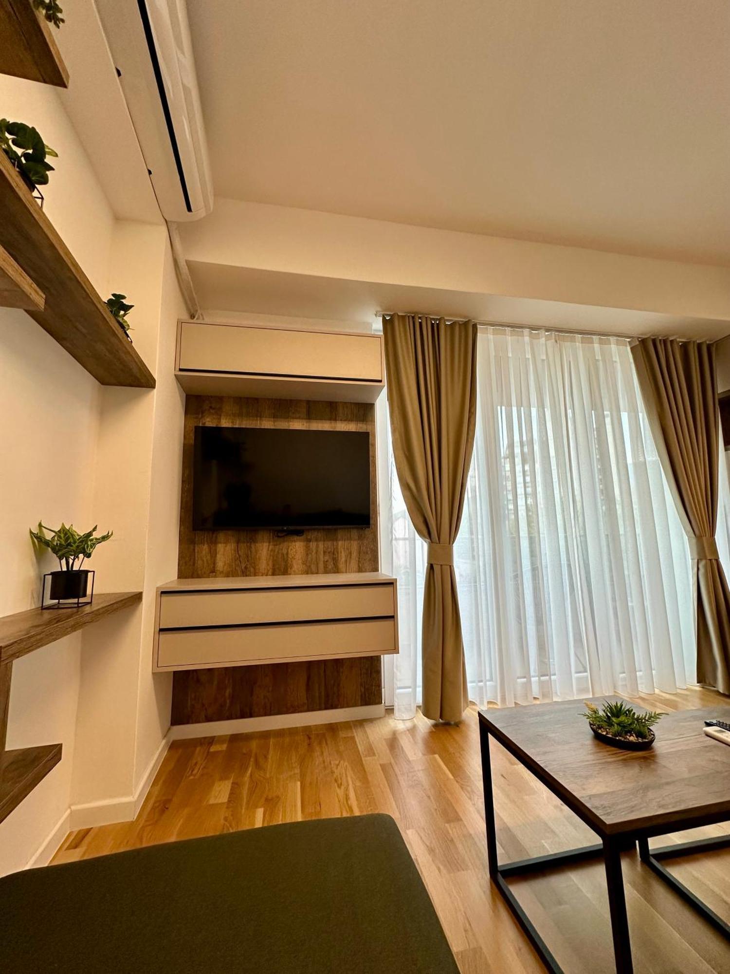 Downtown Riverside Apartments Skopje Exterior photo