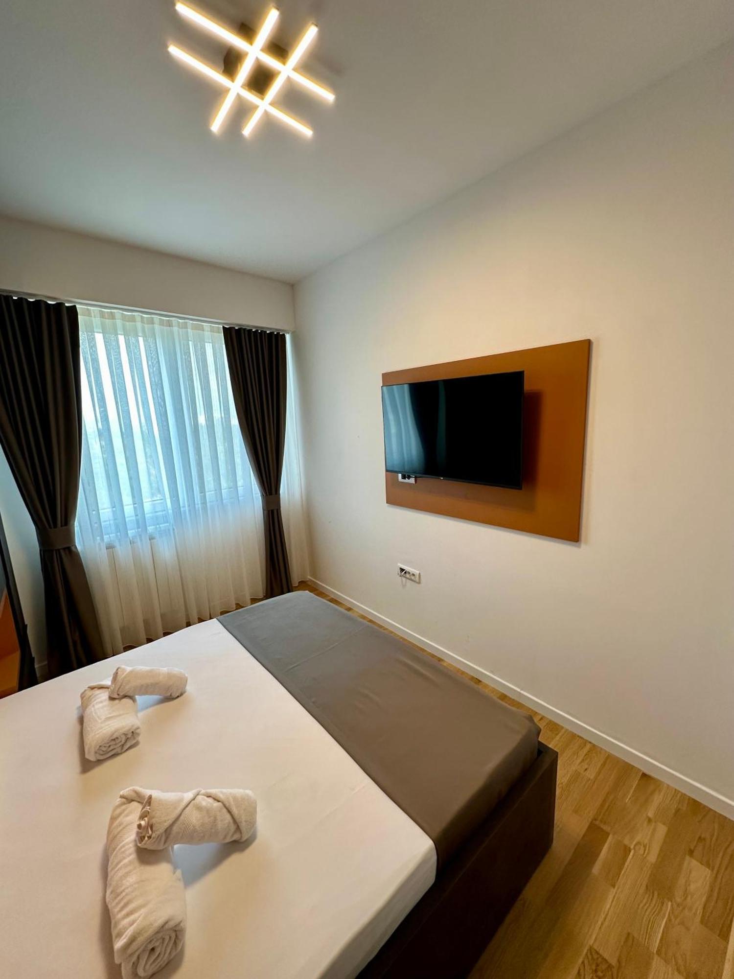 Downtown Riverside Apartments Skopje Exterior photo