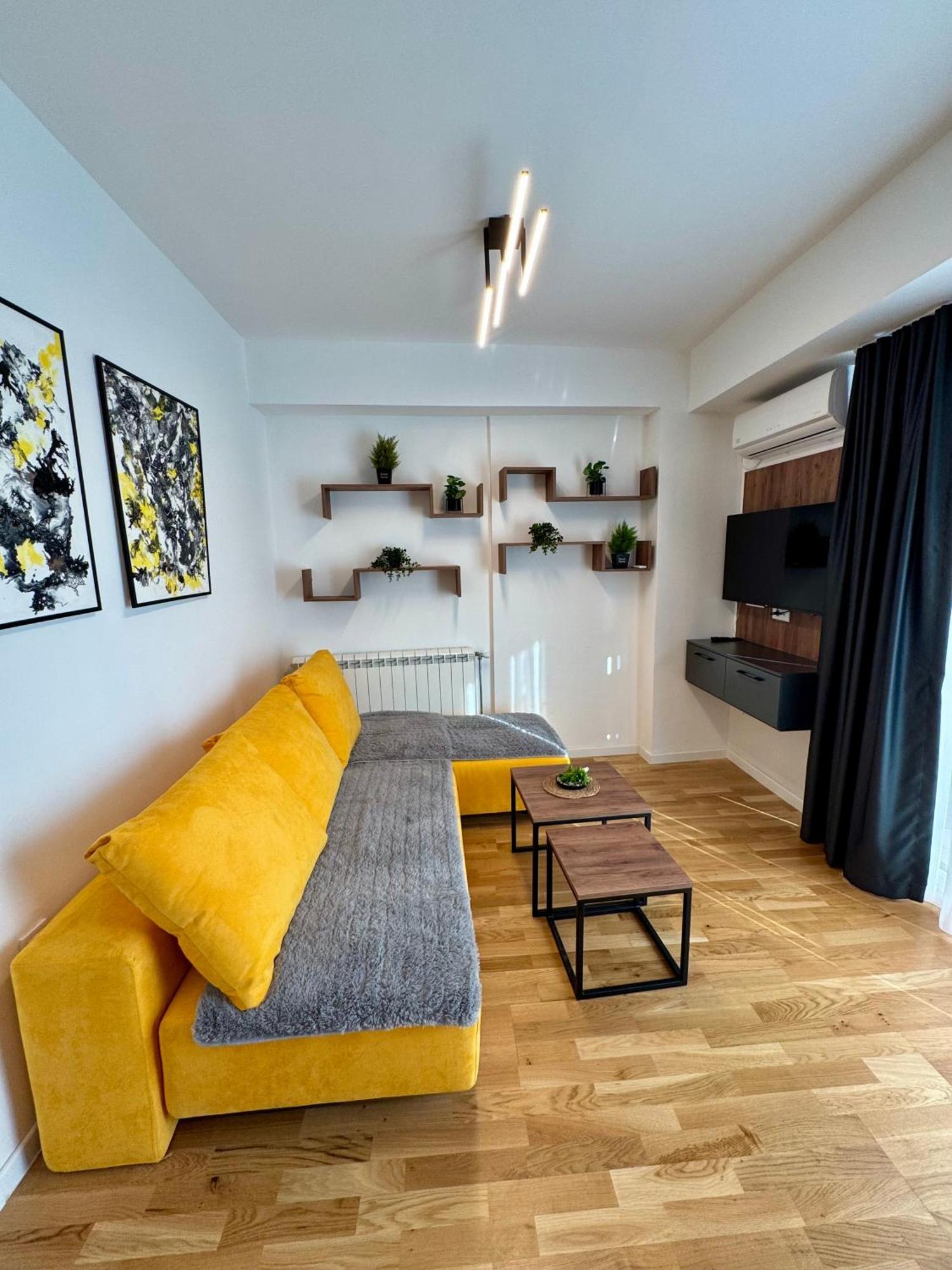 Downtown Riverside Apartments Skopje Exterior photo
