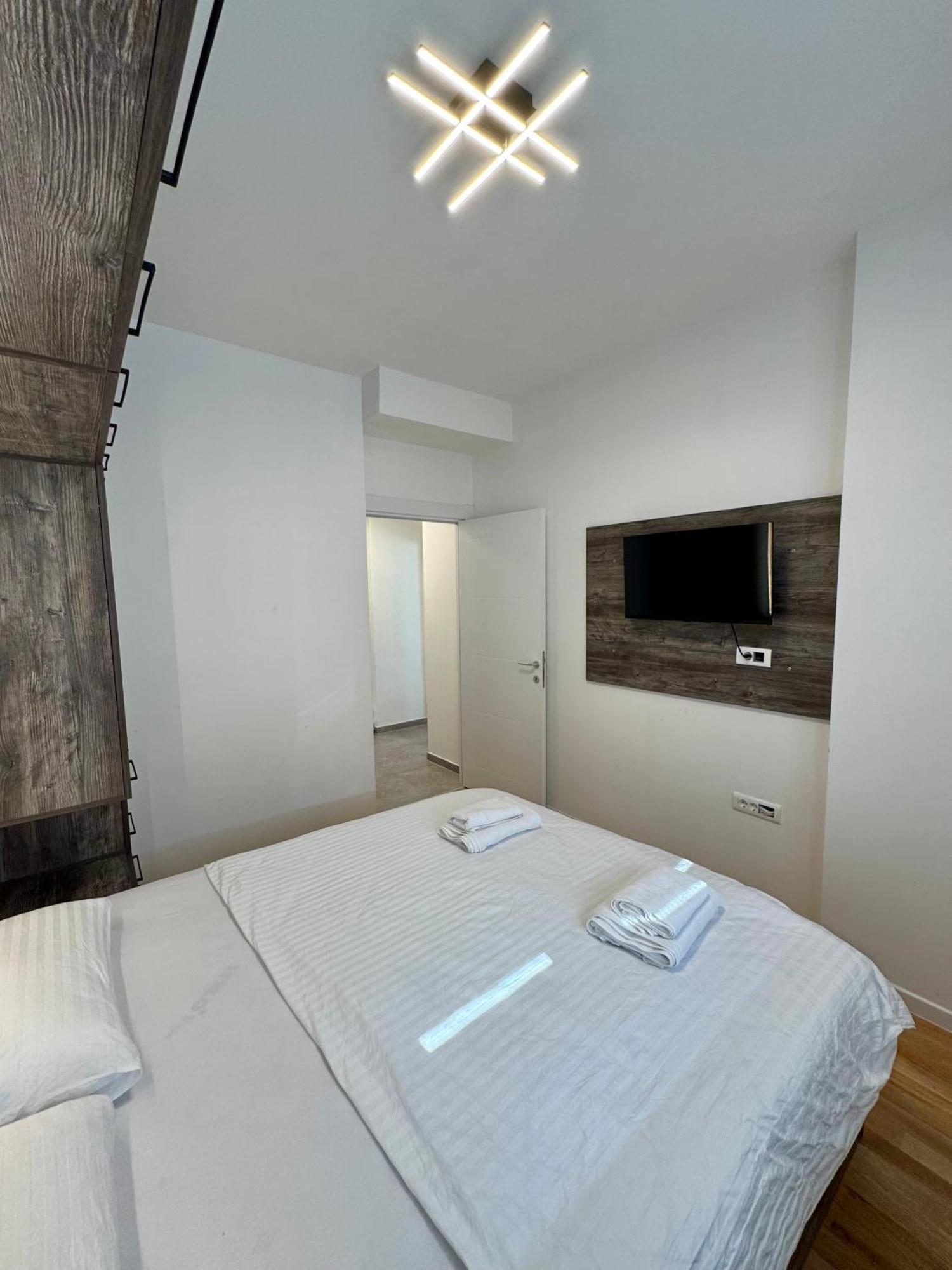 Downtown Riverside Apartments Skopje Exterior photo
